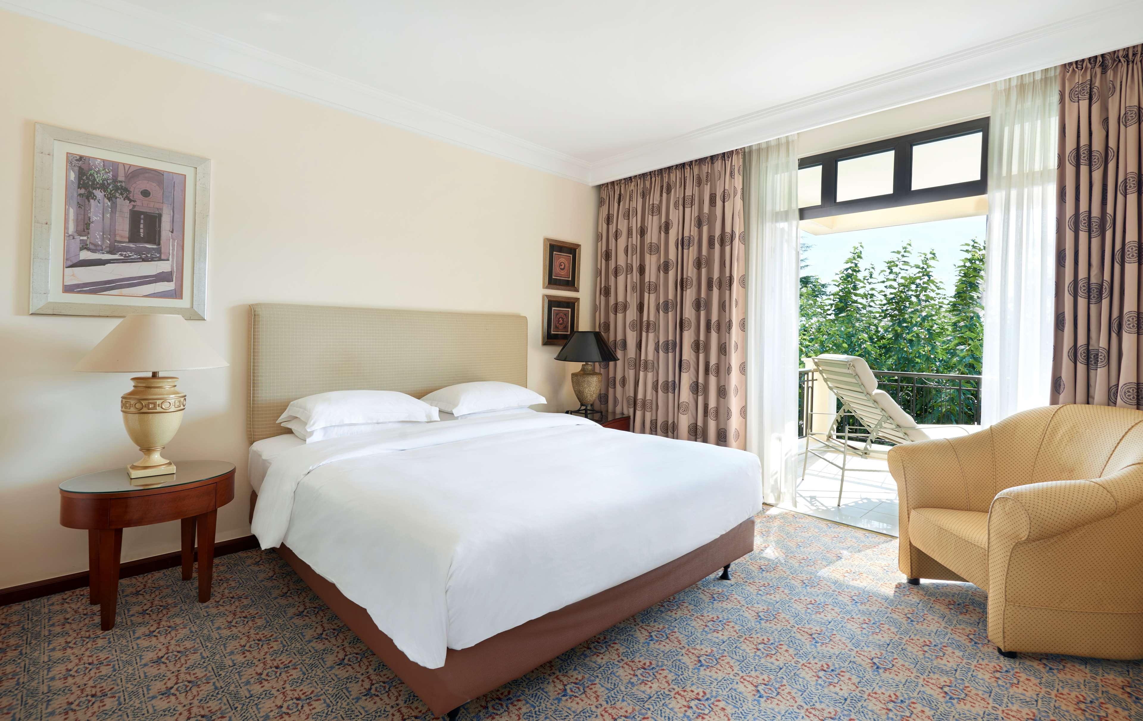 ไฮแอท รีเจนซี เทสซาโลนิกี Hotel เทสซาโลนิกิ ภายนอก รูปภาพ A room at the hotel
