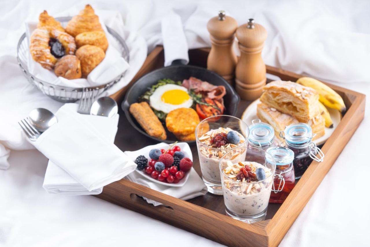 ไฮแอท รีเจนซี เทสซาโลนิกี Hotel เทสซาโลนิกิ ภายนอก รูปภาพ A breakfast tray