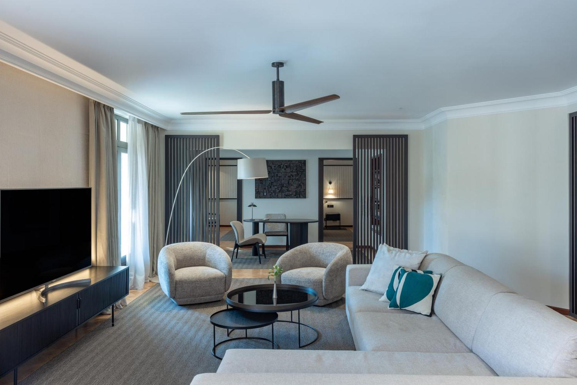ไฮแอท รีเจนซี เทสซาโลนิกี Hotel เทสซาโลนิกิ ภายนอก รูปภาพ A living room with a fan